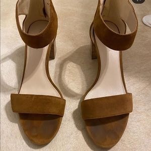 Pelle Moda brown suede heels!